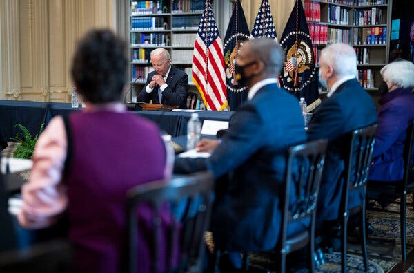 biden meets with executives to push vaccine mandates