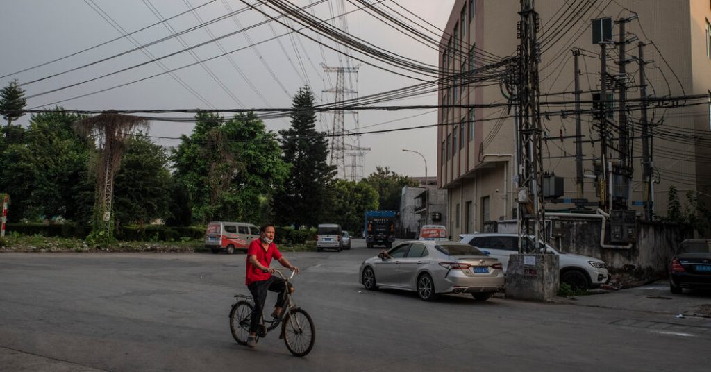 China Power Outages Close Factories and Threaten Growth
