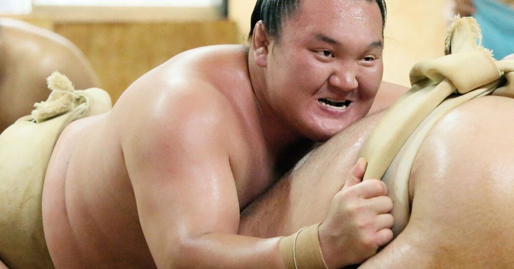 hakuho japans most decorated sumo wrestler retires at 36