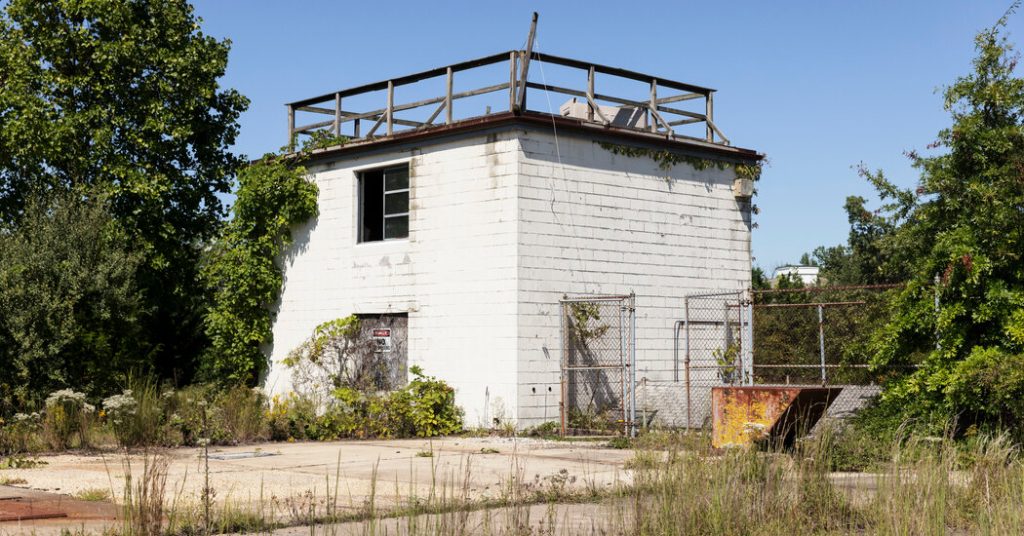 plan to sell unused federal property becomes arm wrestling contest