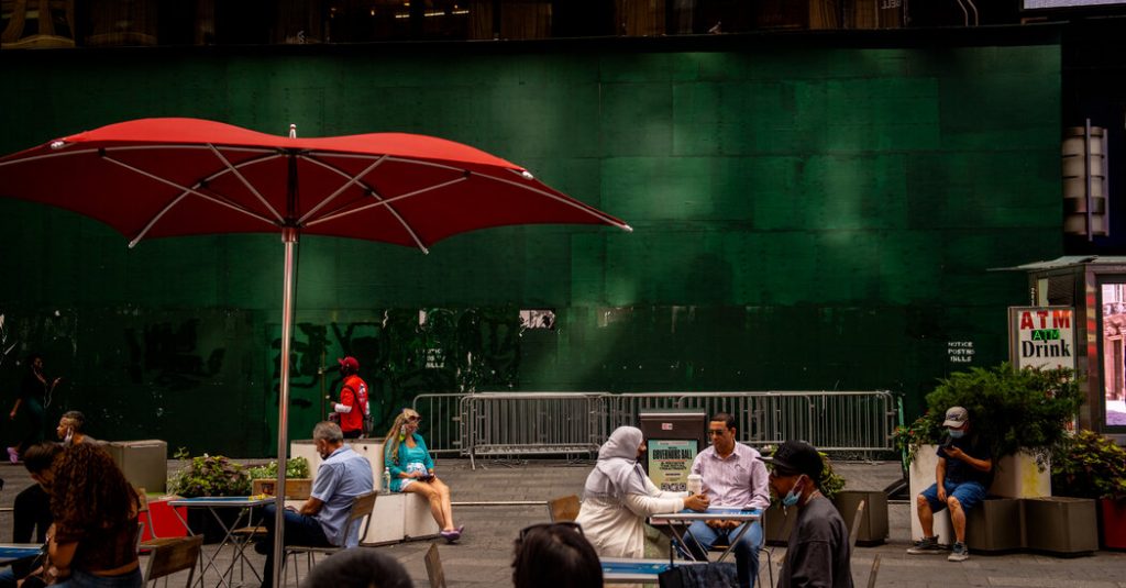 Retailers Rethink Pandemic-Battered Manhattan