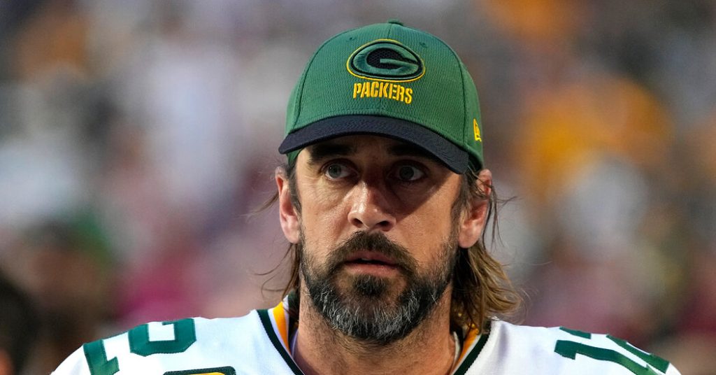 Aaron Rodgers Lashes Out About N.F.L.’s Vaccine Requirements