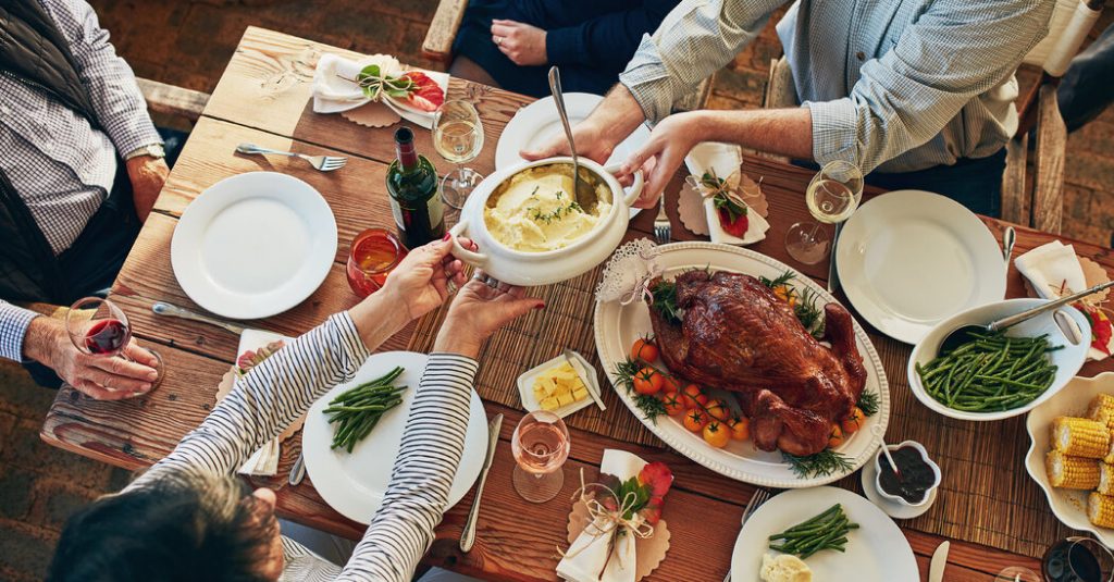 how to host thanksgiving with unvaccinated friends and family