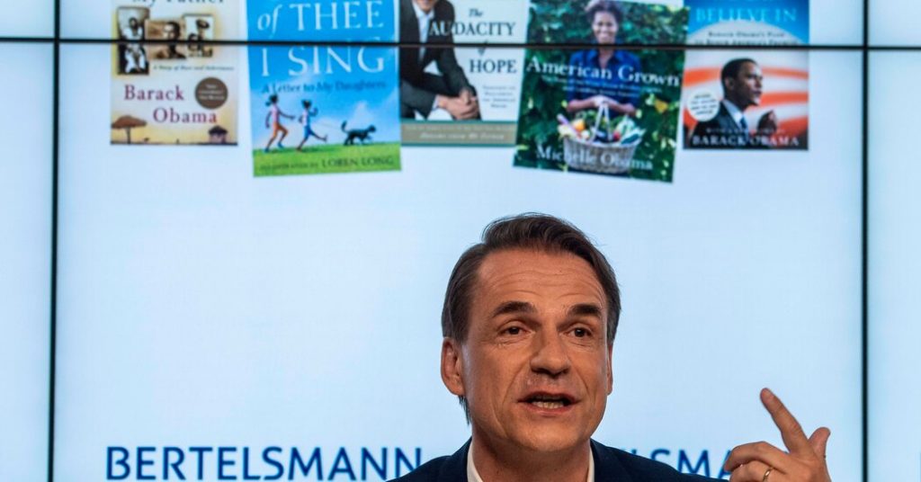 justice dept sues penguin random house over simon schuster deal