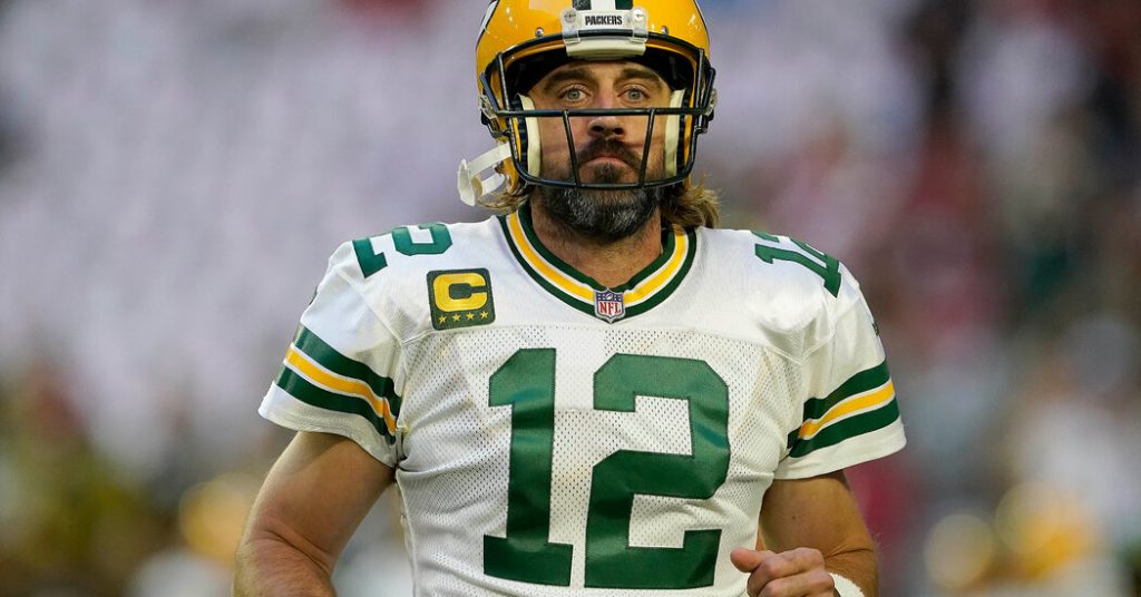 N.F.L. Fines Green Bay Packers and Aaron Rodgers for Covid Violations