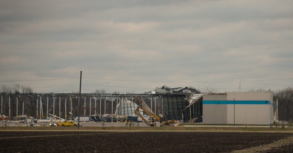 deaths confirmed after tornado hits amazon warehouse in illinois