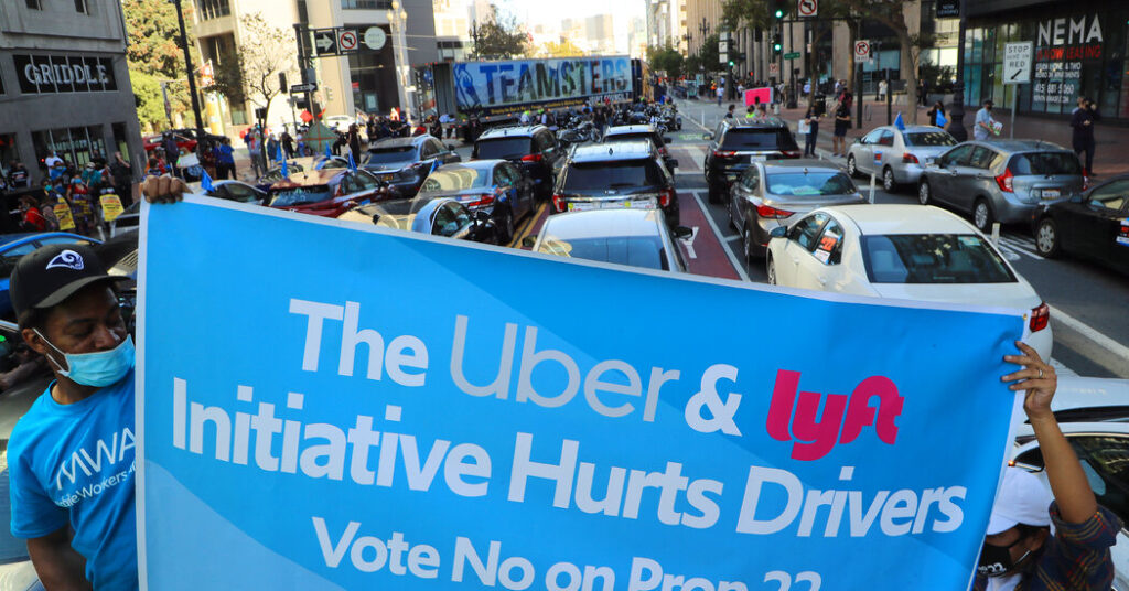 drivers lawsuit claims uber and lyft violate antitrust laws