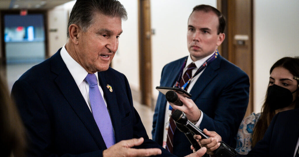 Manchin, in Reversal, Agrees to Quick Action on Climate and Tax Plan