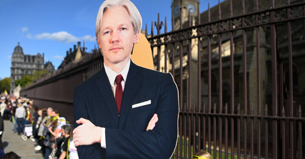 major news outlets urge u s to drop its charges against assange