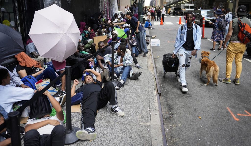 As foreign minister speaks at United Nations, Venezuelan asylum-seekers strain New York City