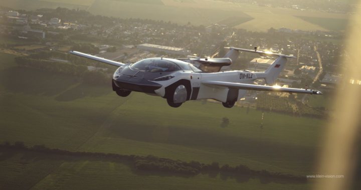 Flying car makes world's first flight with passenger