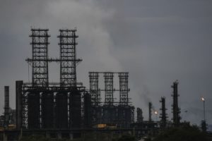 U.S. to remove sanctions relief on Venezuelan oil industry