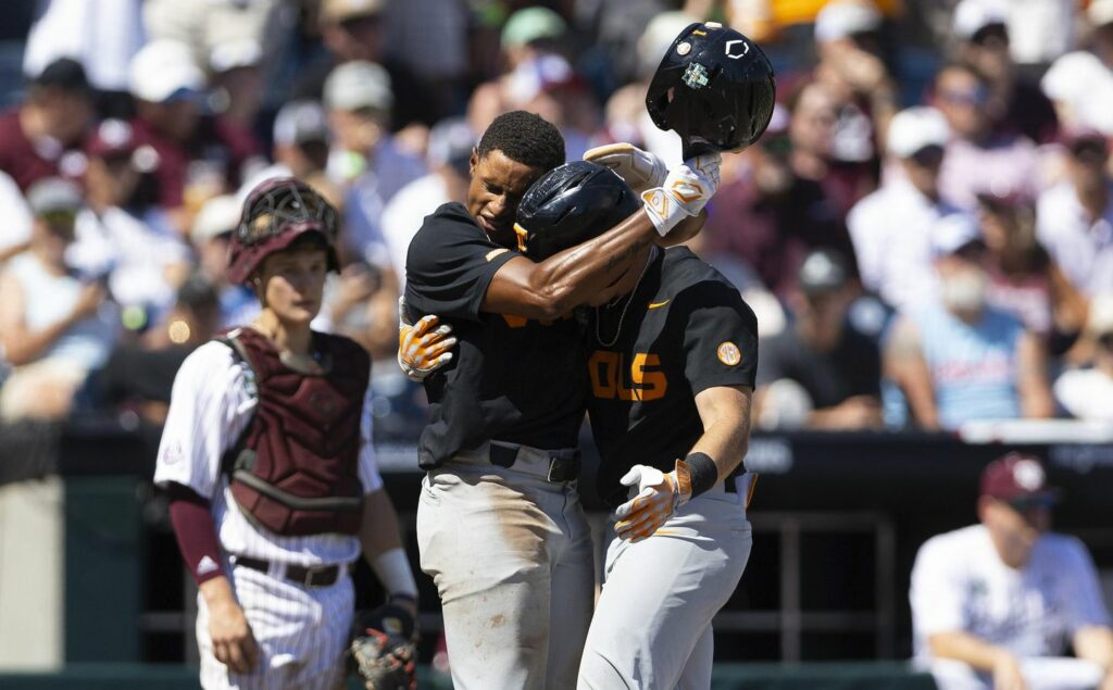 CWS Finals Baseball 32783 s1440x893