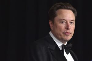 SEC aims to punish Elon Musk for avoiding Twitter takeover testimony