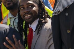 Indicted D.C. council member Trayon White headed for new term despite ongoing bribery case